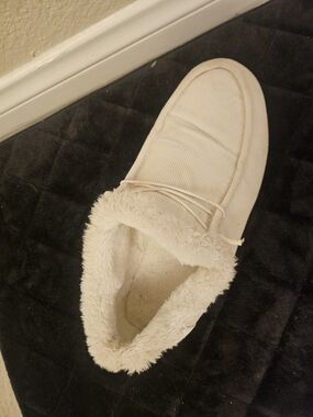 Cozy Cream Faux-Fur Lined Slip-On Slipper